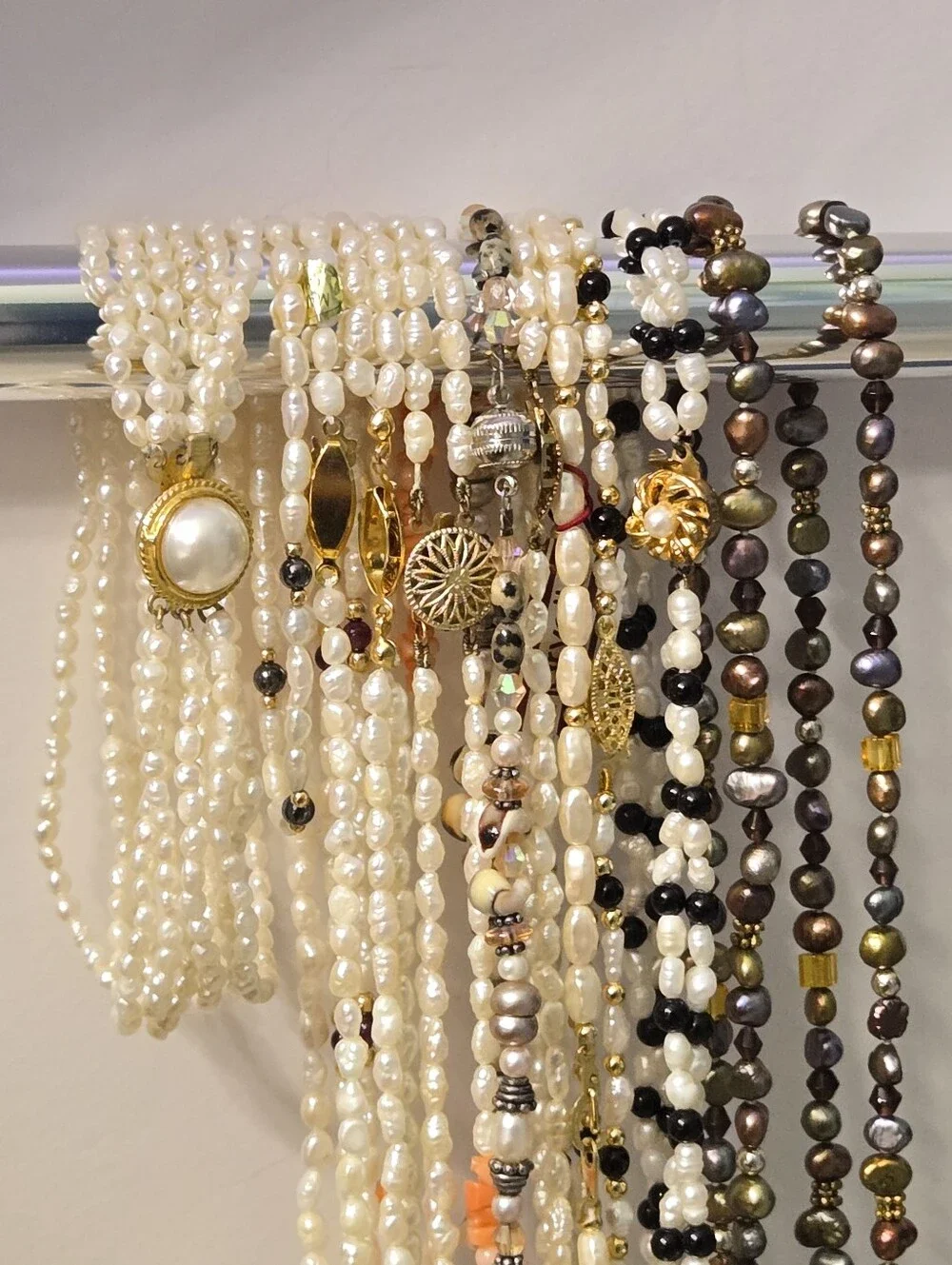 9 Pearls Necklace 2 Bracelets Lot